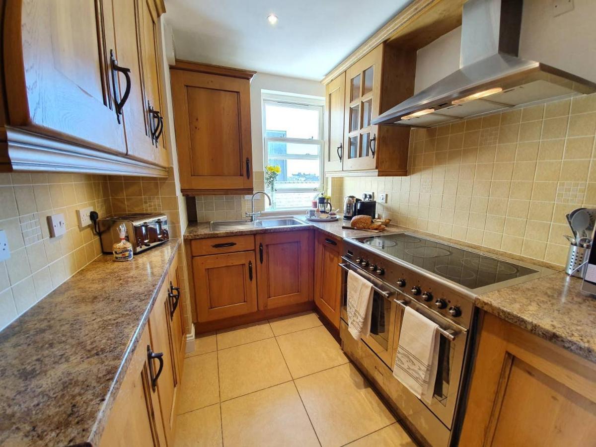 Stylish Flat In Central Tenby & Free Parking Extérieur photo